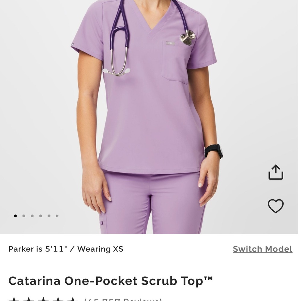 Catarina one-pocket scrub top